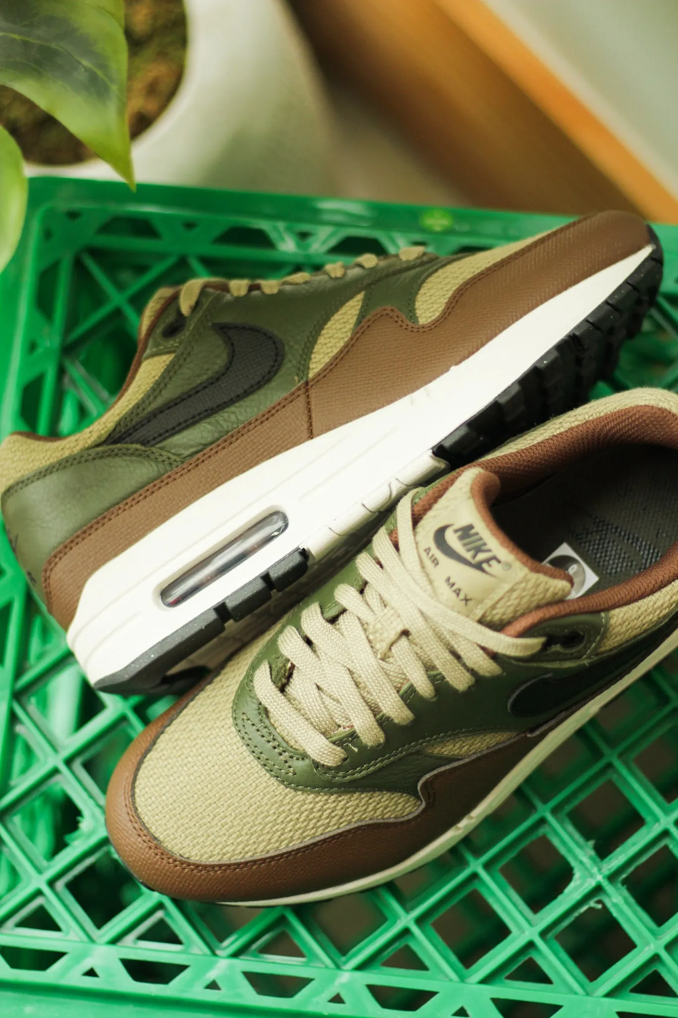 AIR MAX 1 ESS PRM "NEUTRAL OLIVE"