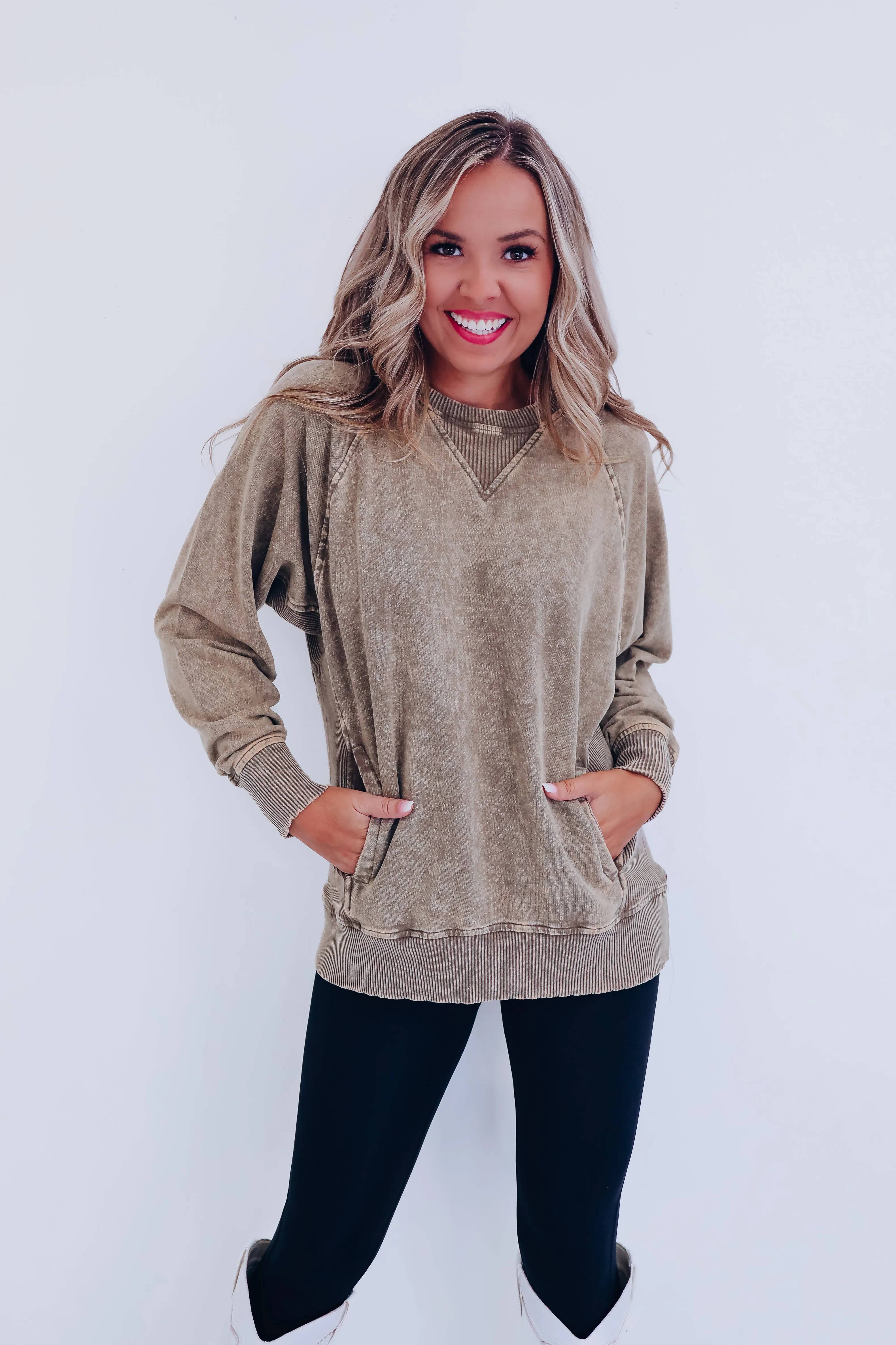 Amelia Acid Washed Sweatshirt - Mocha