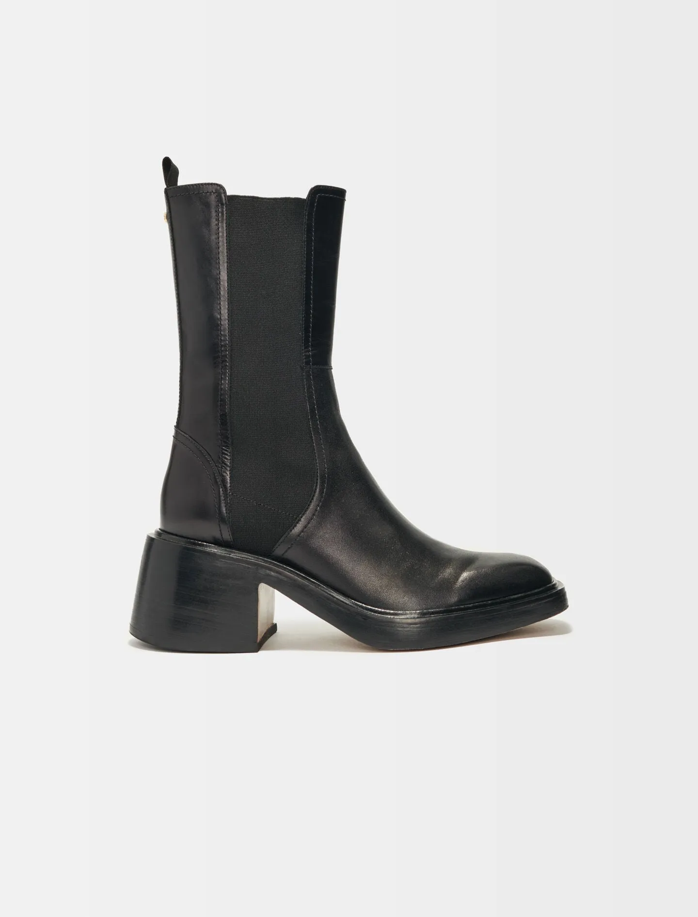 BLACK LEATHER ANKLE BOOTS AND SQUARE TOE