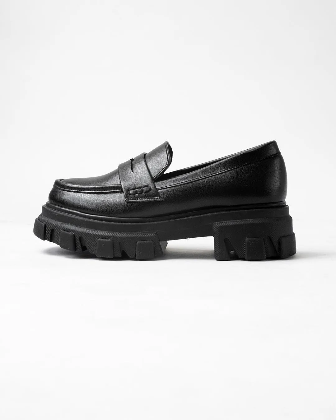 Chunky Black Trending Loafers Footwear