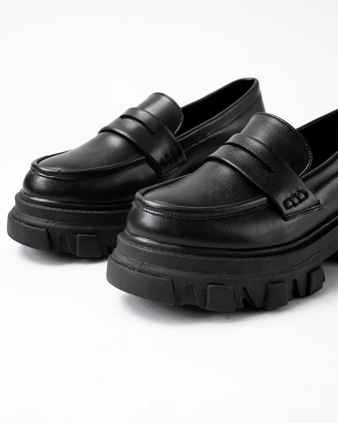 Chunky Black Trending Loafers Footwear