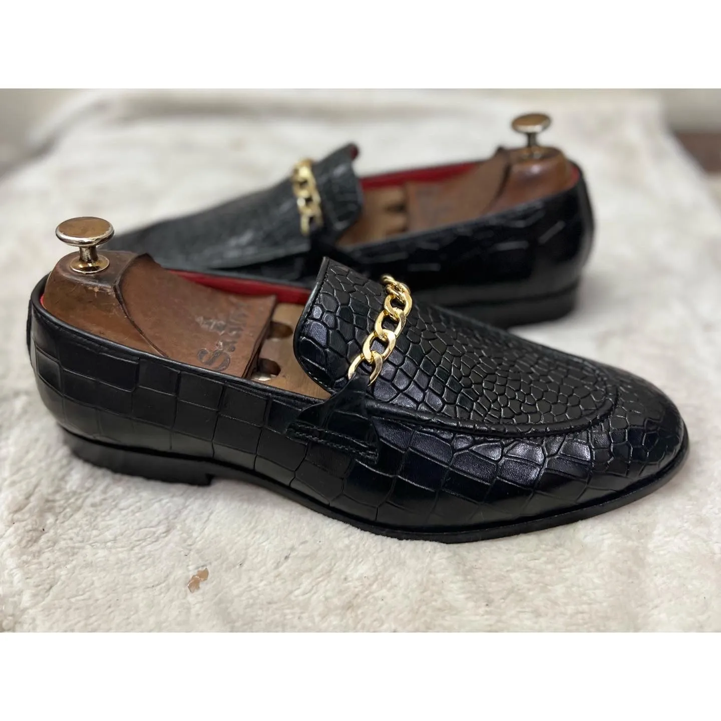 Croco Loafers With Chain