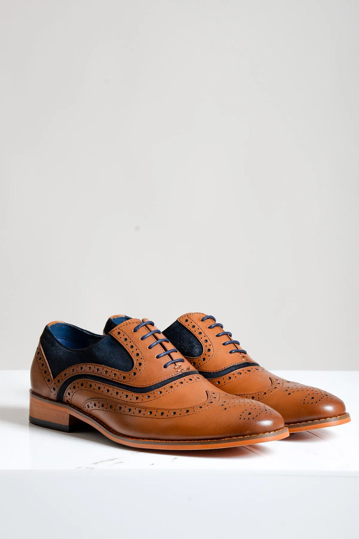 MURRAY - Contrast Tan Leather Suede Brogue Shoe