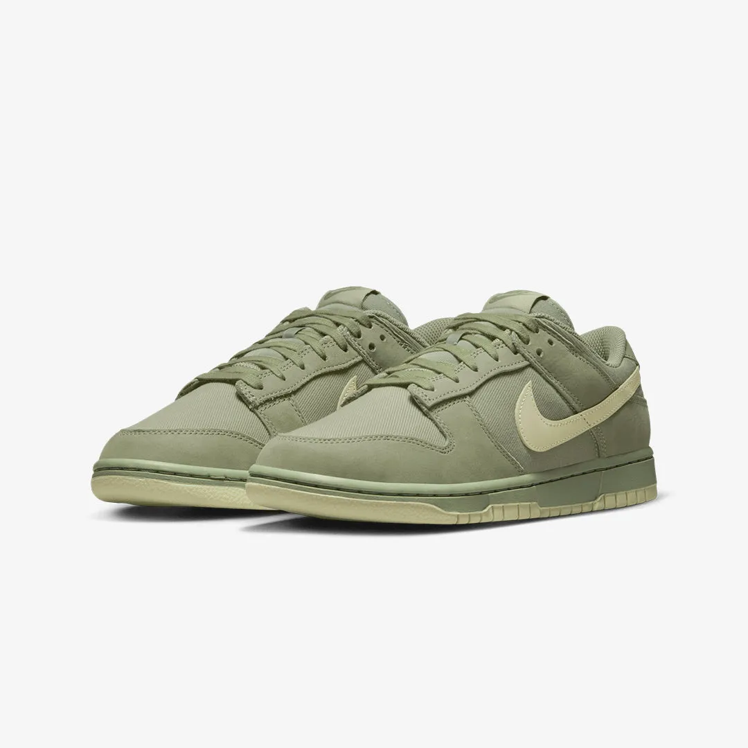 Nike | DUNK LOW RETRO PREMIUM  { OIL GREEN/OLIVE AURA-PHANTOM