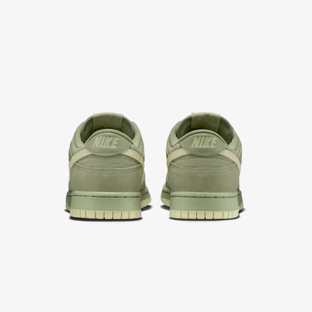 Nike | DUNK LOW RETRO PREMIUM  { OIL GREEN/OLIVE AURA-PHANTOM