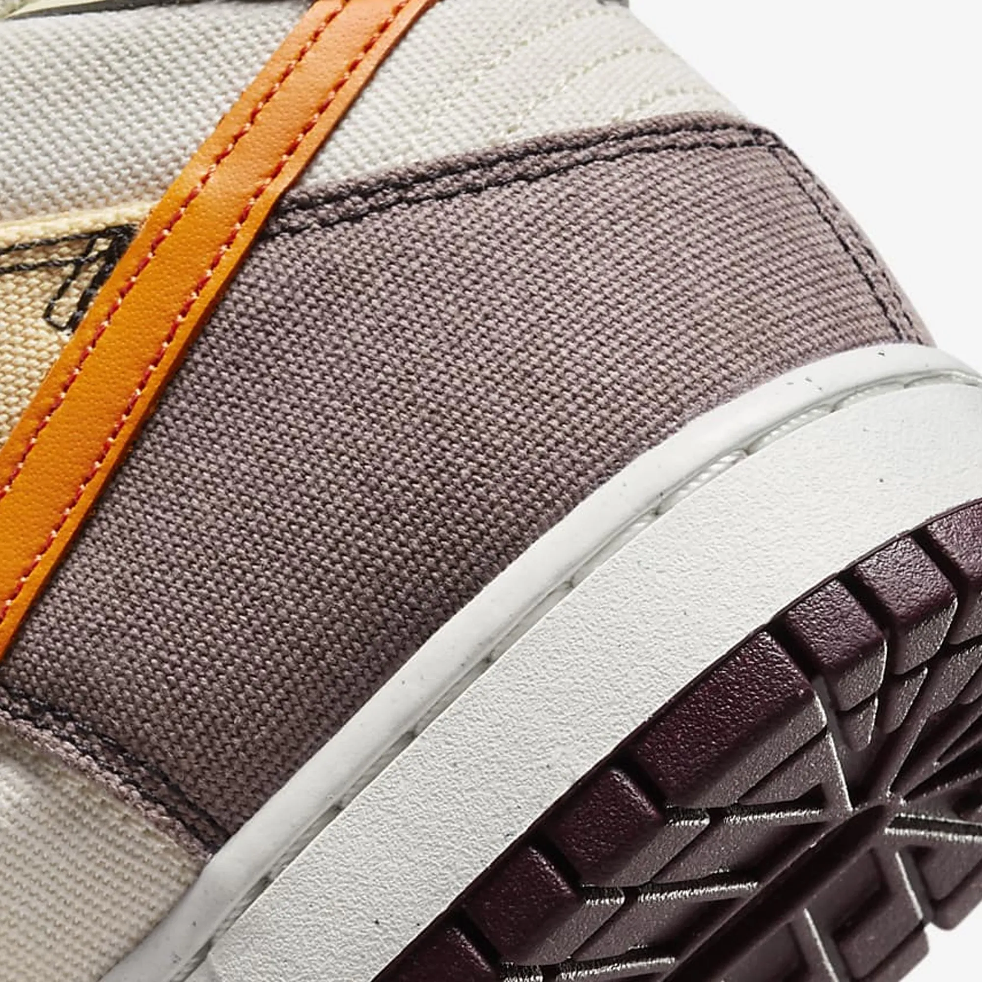 Nike | DUNK MID  { COCONUT MILK/VIVID ORANGE-CELESTIAL GOLD