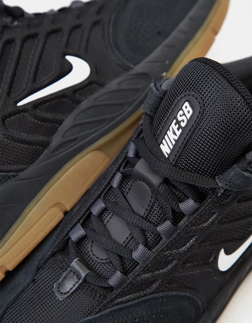 Nike SB Vertebrae Skate Shoes - Black/Summit White-Anthracite-Black-Gum Lt Brown