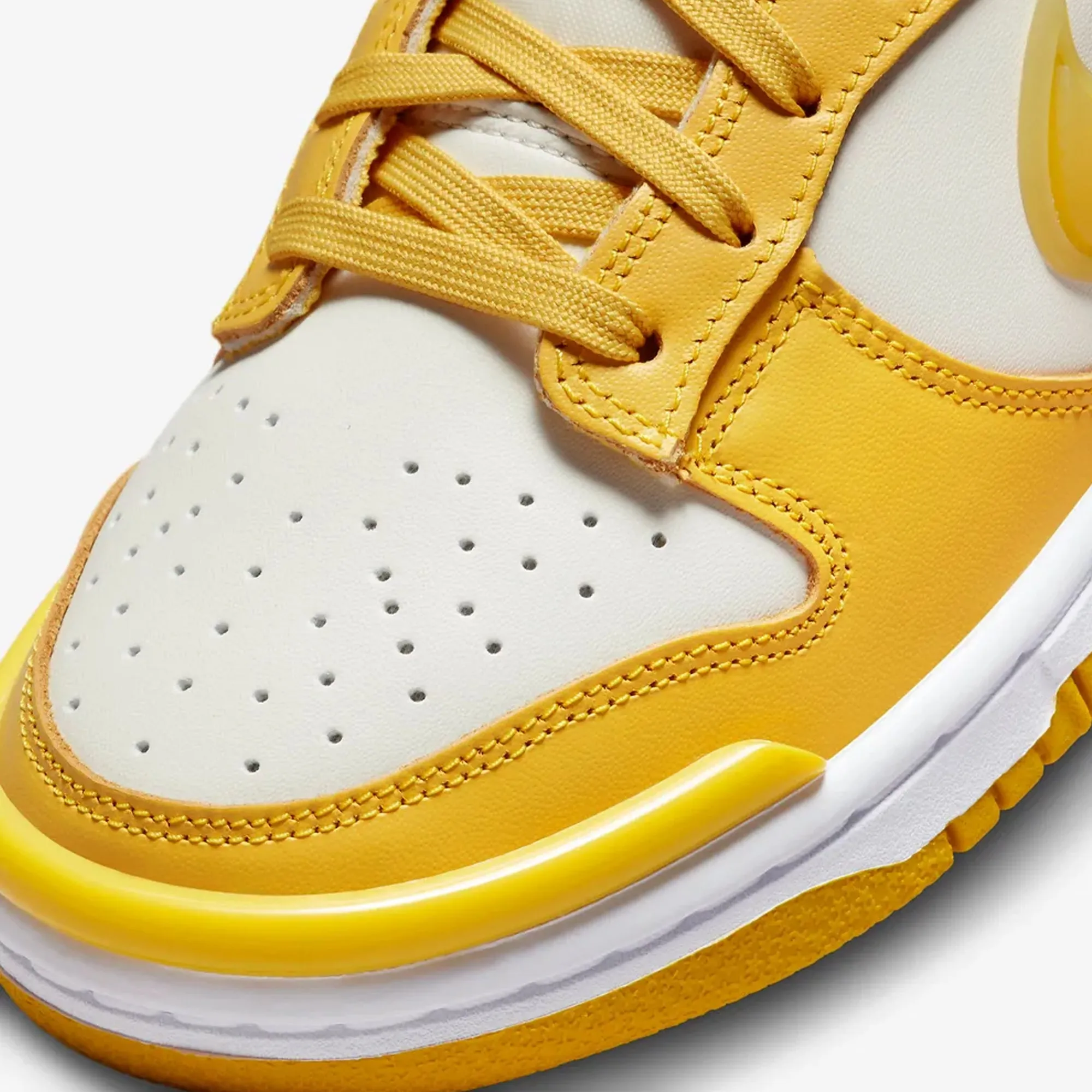 Nike | WMN'S DUNK LOW TWIST  { SAIL/VIVID SULFUR-WHITE