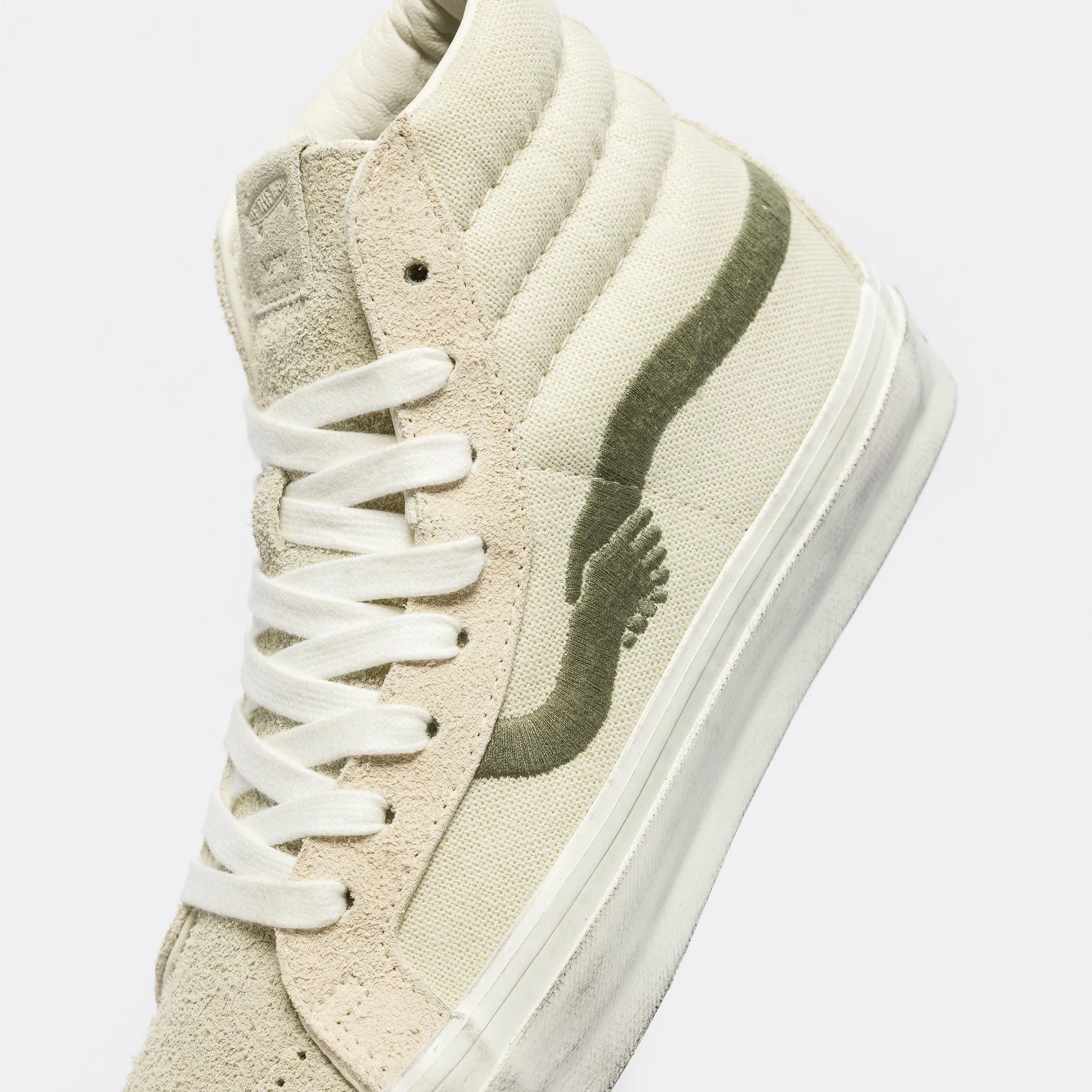 Notre LX Sk8-Hi Reissue 38 Sneaker in Bone White