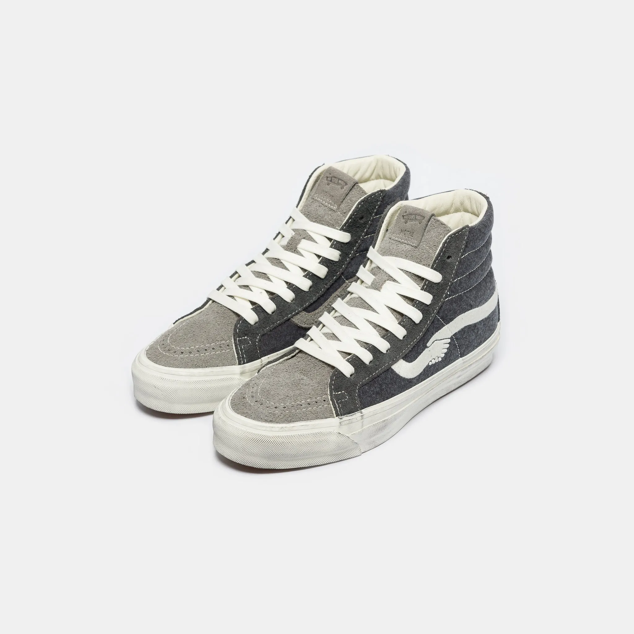 Notre LX Sk8-Hi Reissue 38 Sneaker in Raven