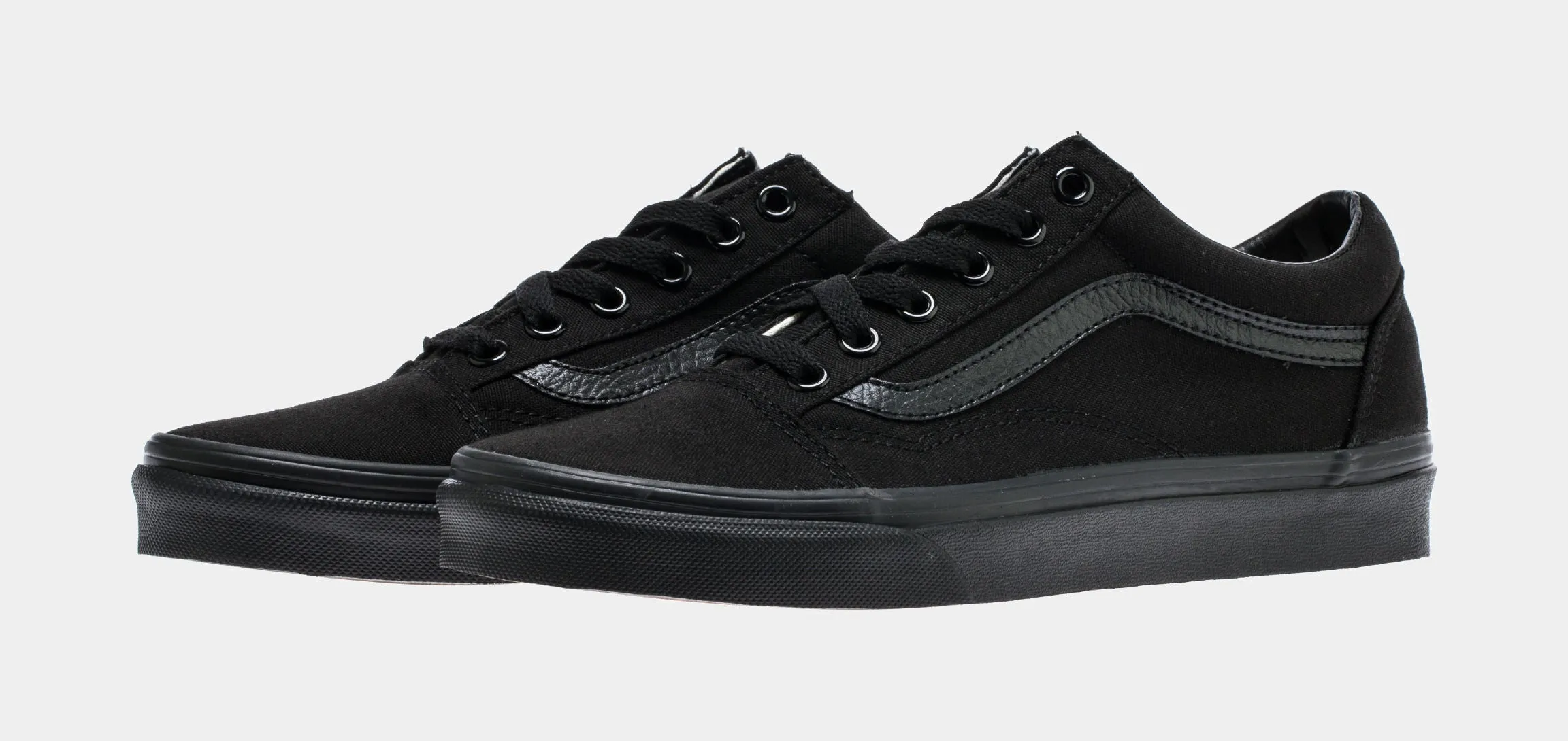 Old Skool Low Mens Skateboarding Shoe (Black)