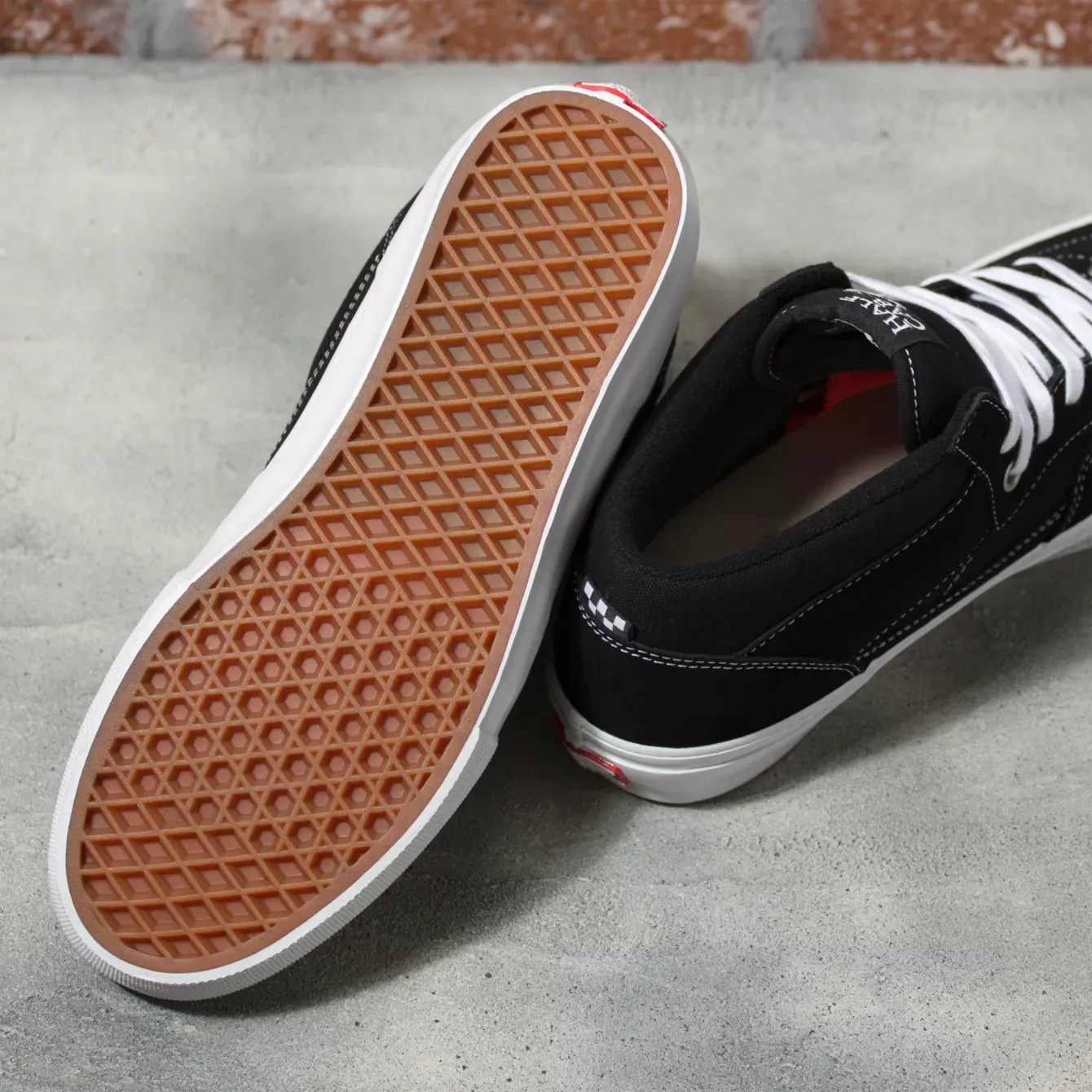 Vans Skate Sk8-Hi Shoe - Black/White