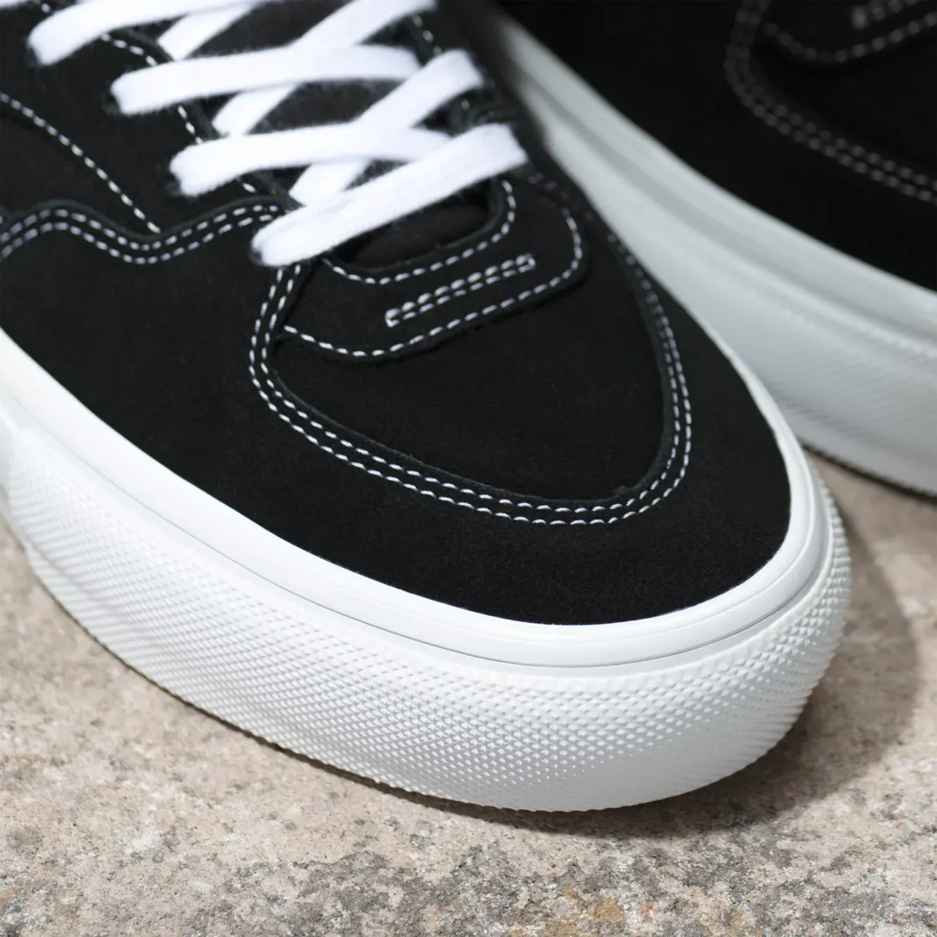 Vans Skate Sk8-Hi Shoe - Black/White