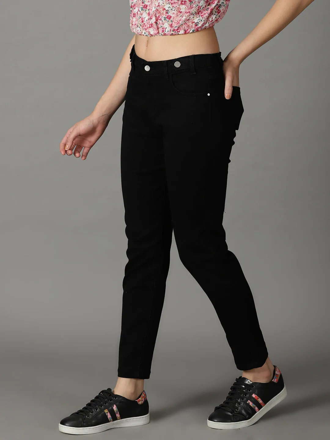 Women's Black Solid Mom Fit Denim Jeans